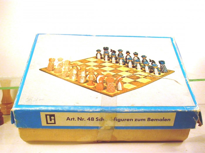 Hobby casting starter kits for themed chess sets & toy soldiers